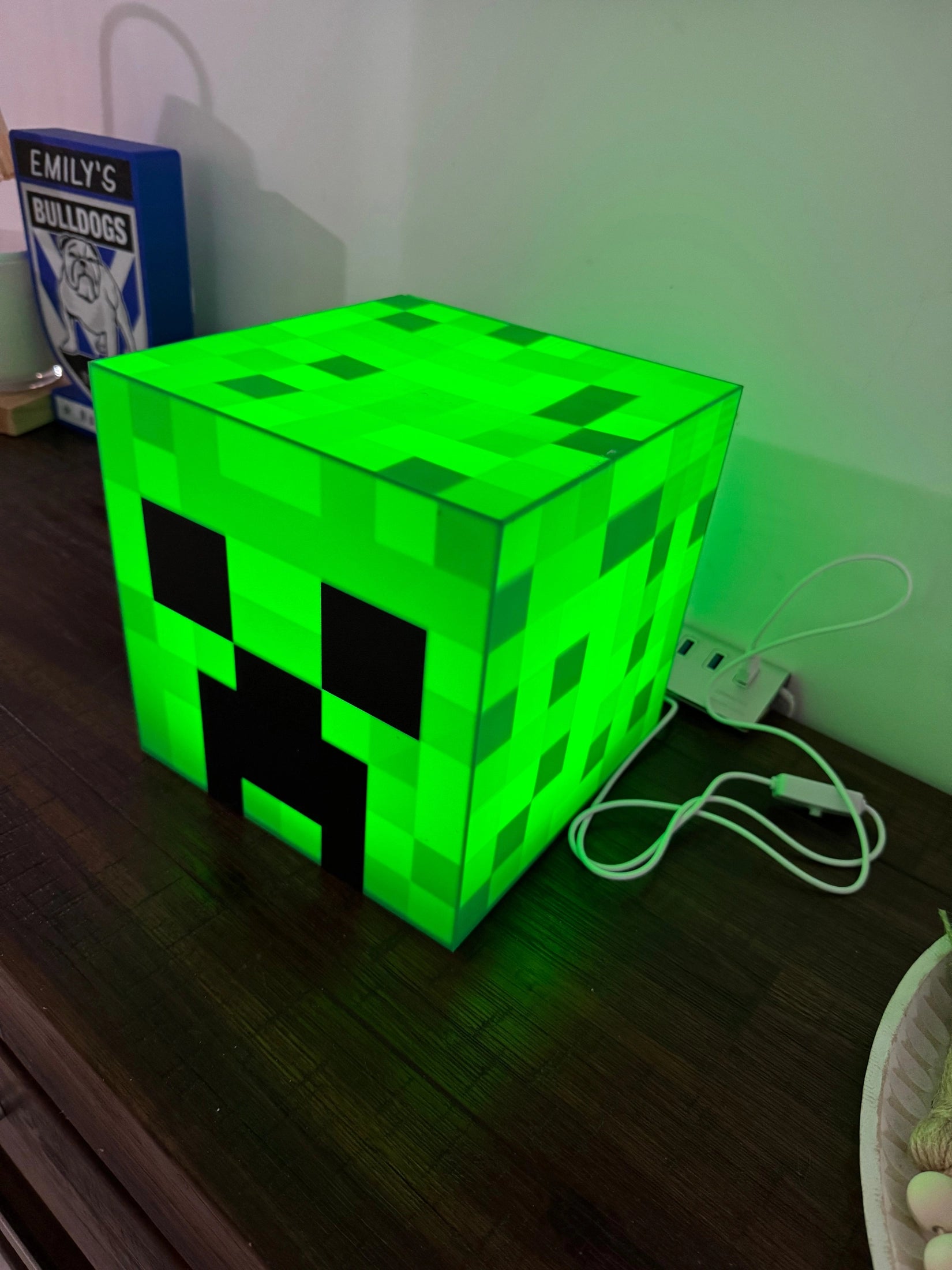 Minecraft: Creeper Cube - Light up Cube - LED Display/Nightlight
