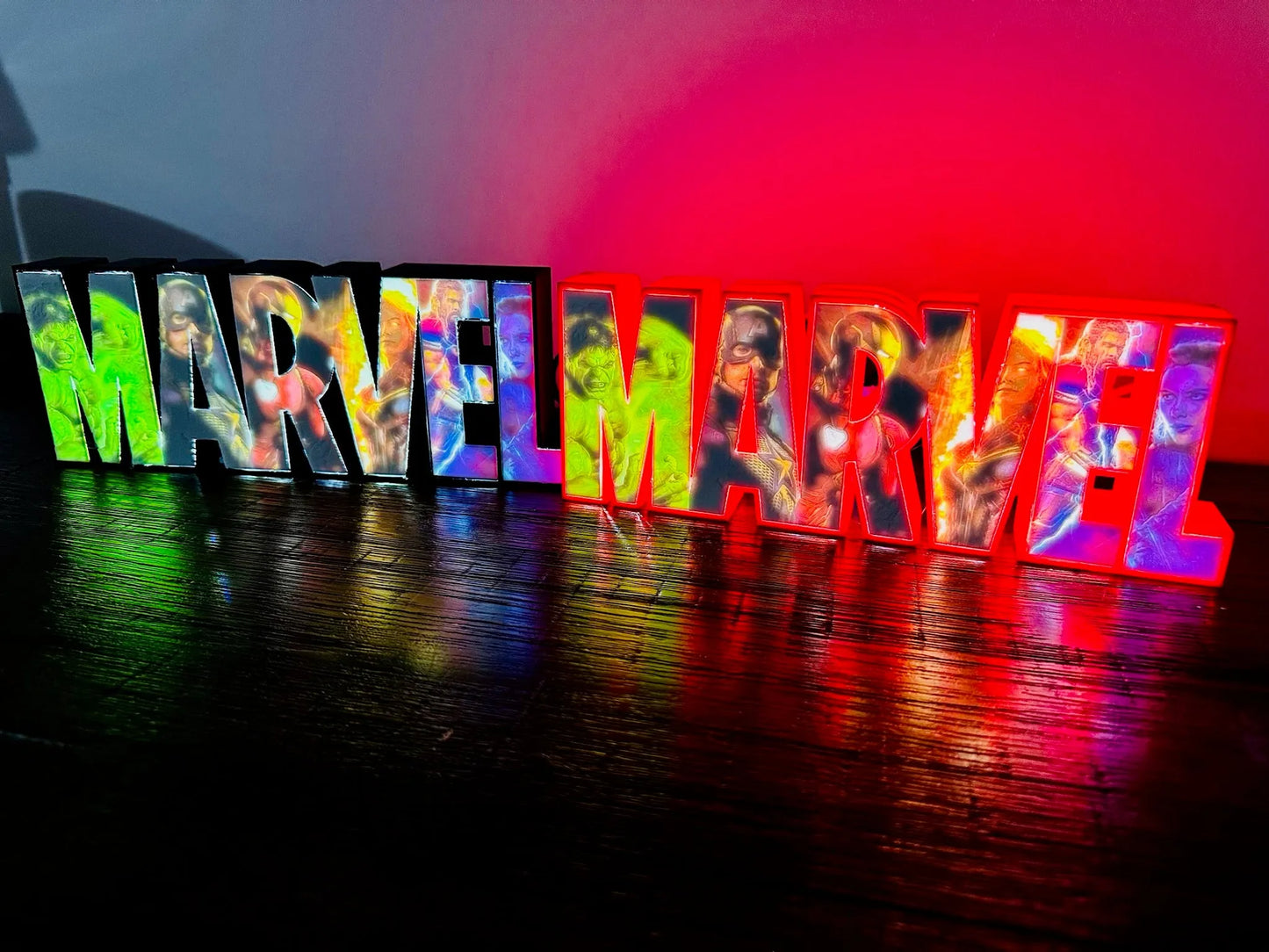 Marvel Light Up Full Colour Comic Art Logo - LED Lit, USB Powered Light Up Sign/Night Light/Wall Art - 25cm wide!