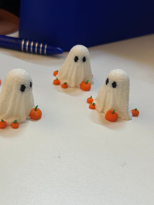 Halloween Miniature Figurine: Ghost with Pumpkins - Michael's 3D World