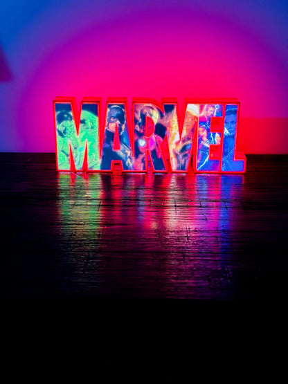 Marvel Light Up Full Colour Comic Art Logo - LED Lit, USB Powered Light Up Sign/Night Light/Wall Art - 25cm wide!