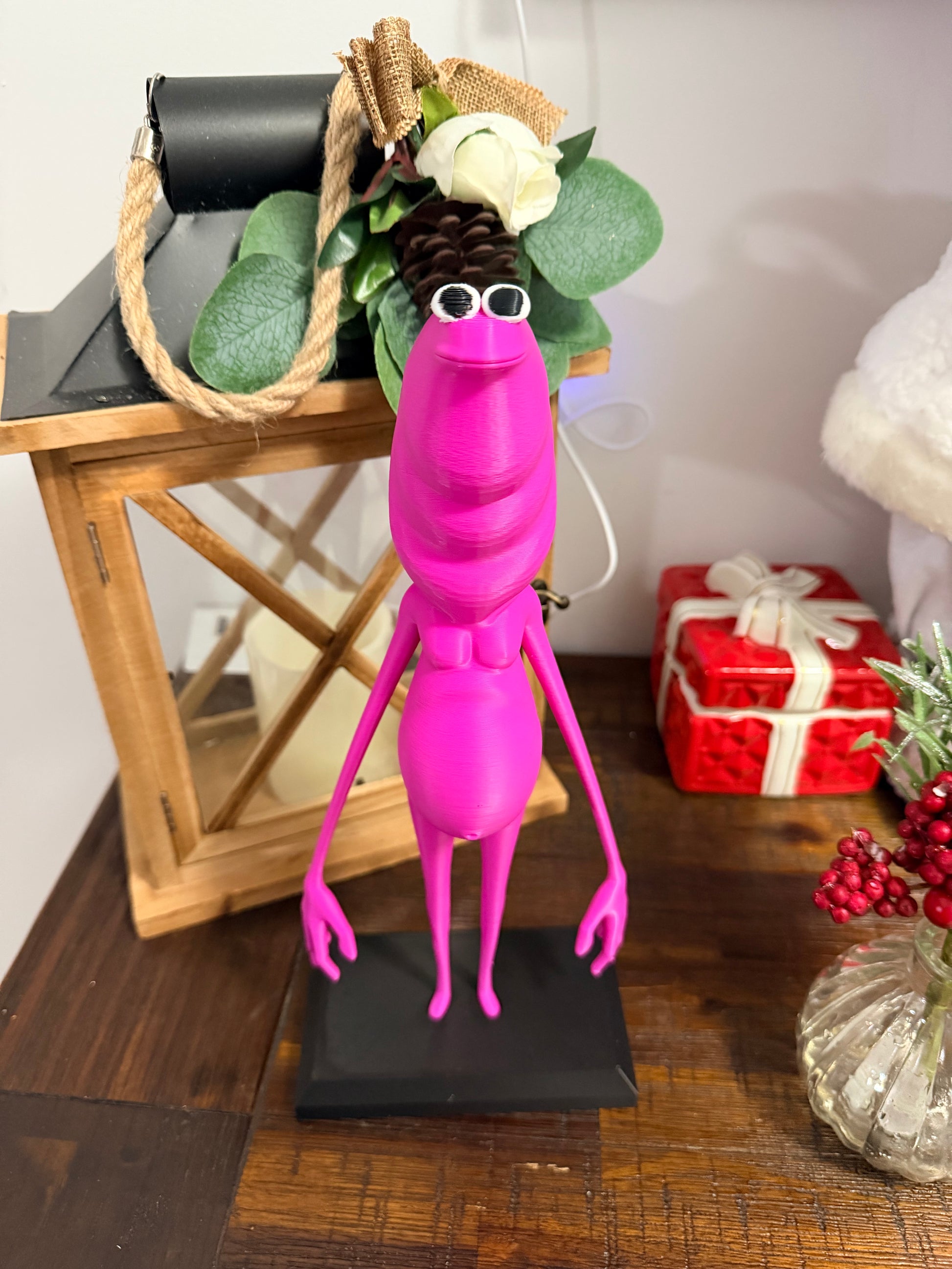 🐛 Marcus the Worm – Figurine - With Stand Super Size