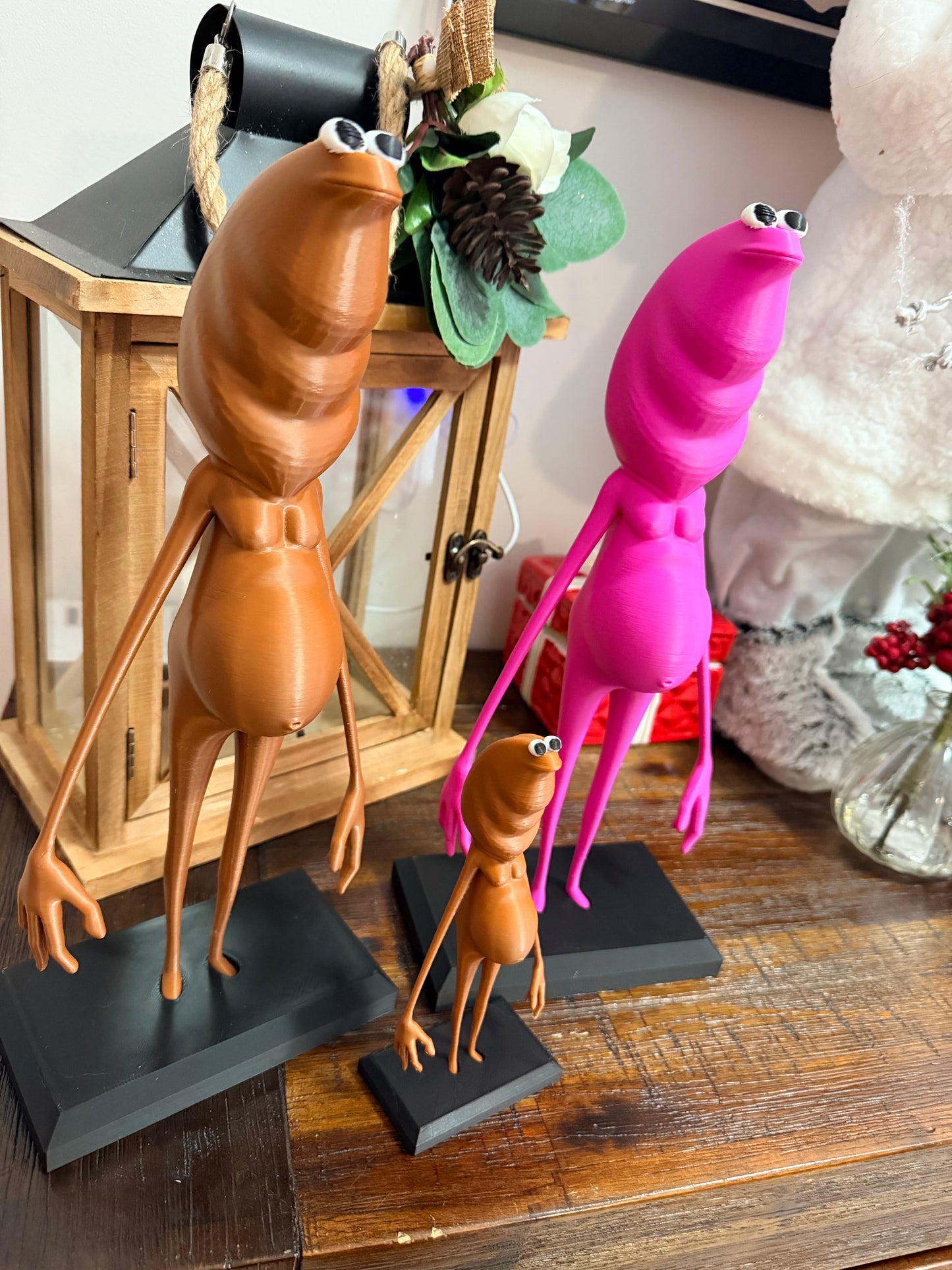 🐛 Marcus the Worm – Figurine - With Stand Super Size