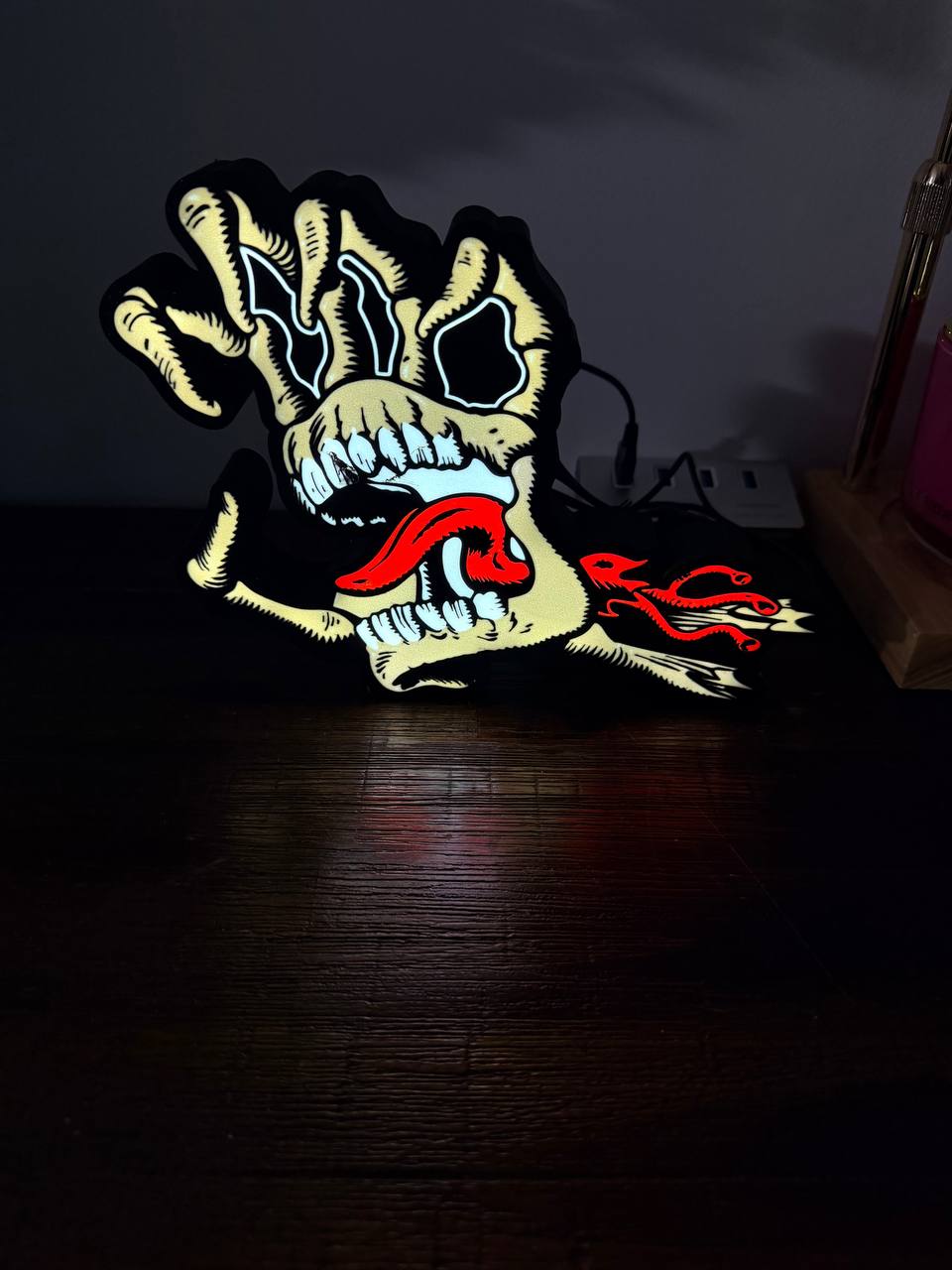 Santa Cruz Screaming Hand LED Sign - front view lit