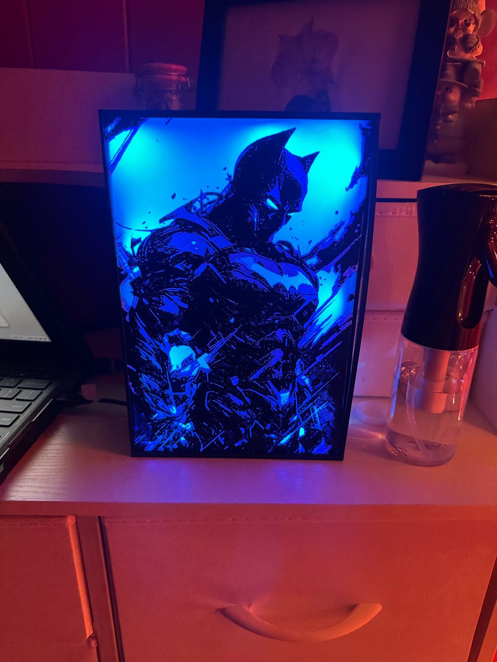 Batman silhouette - Unique Wall Art Decoration - USB powered - LED Light