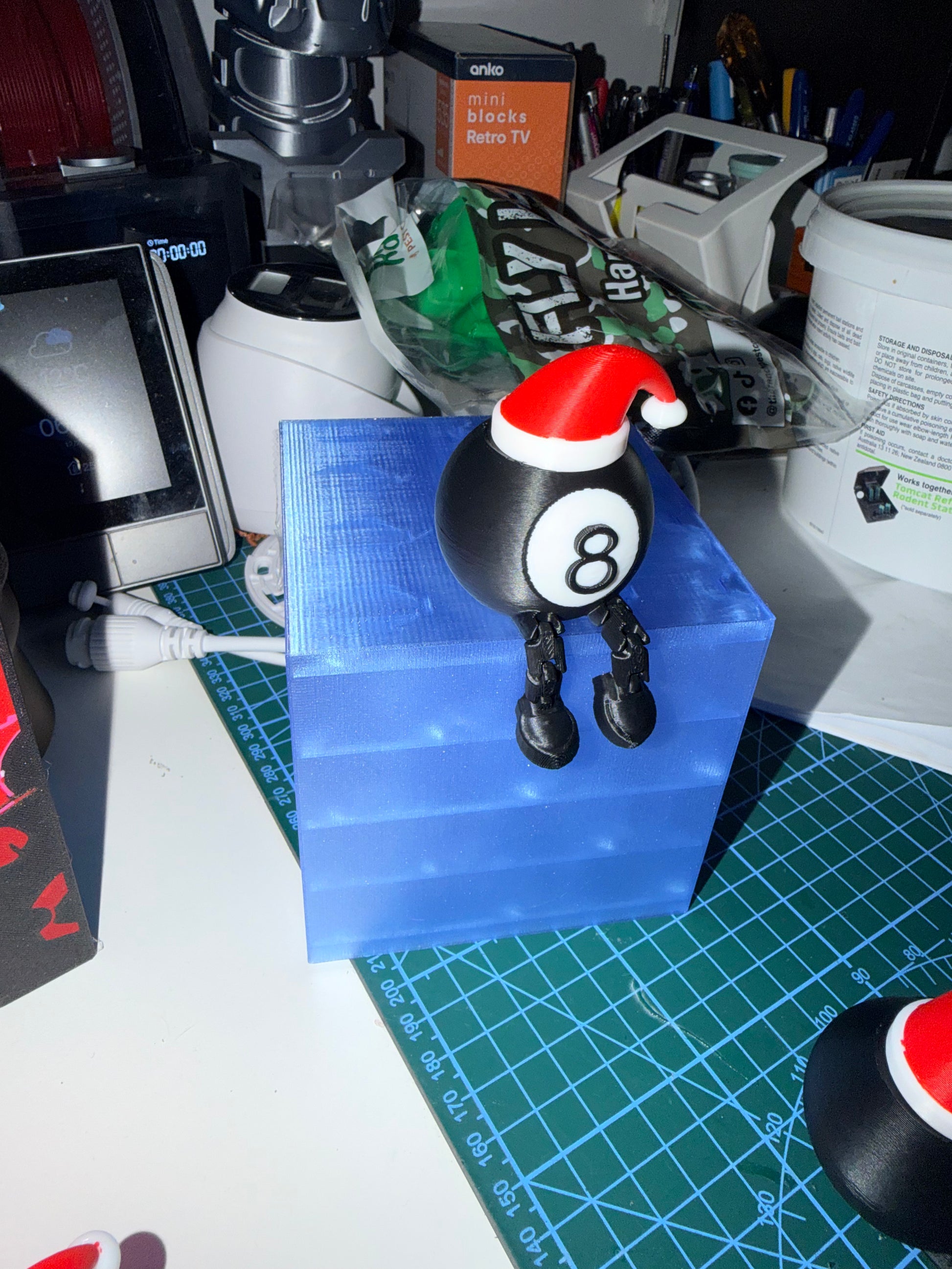 Christmas Fidget Toy - Festive 8-Ball Character with Santa Hat - Stress Relief Desk Companion