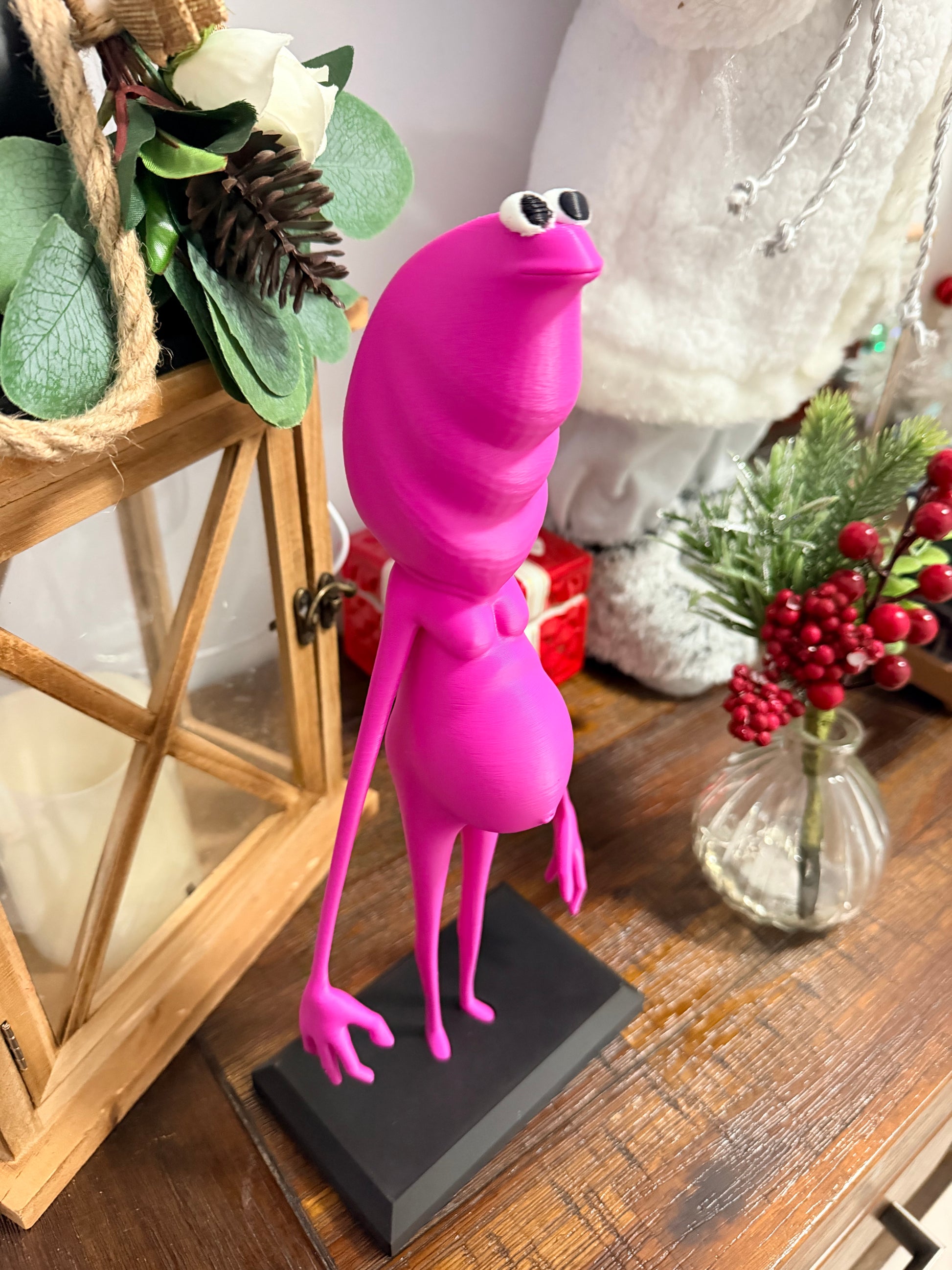 🐛 Marcus the Worm – Figurine - With Stand Super Size