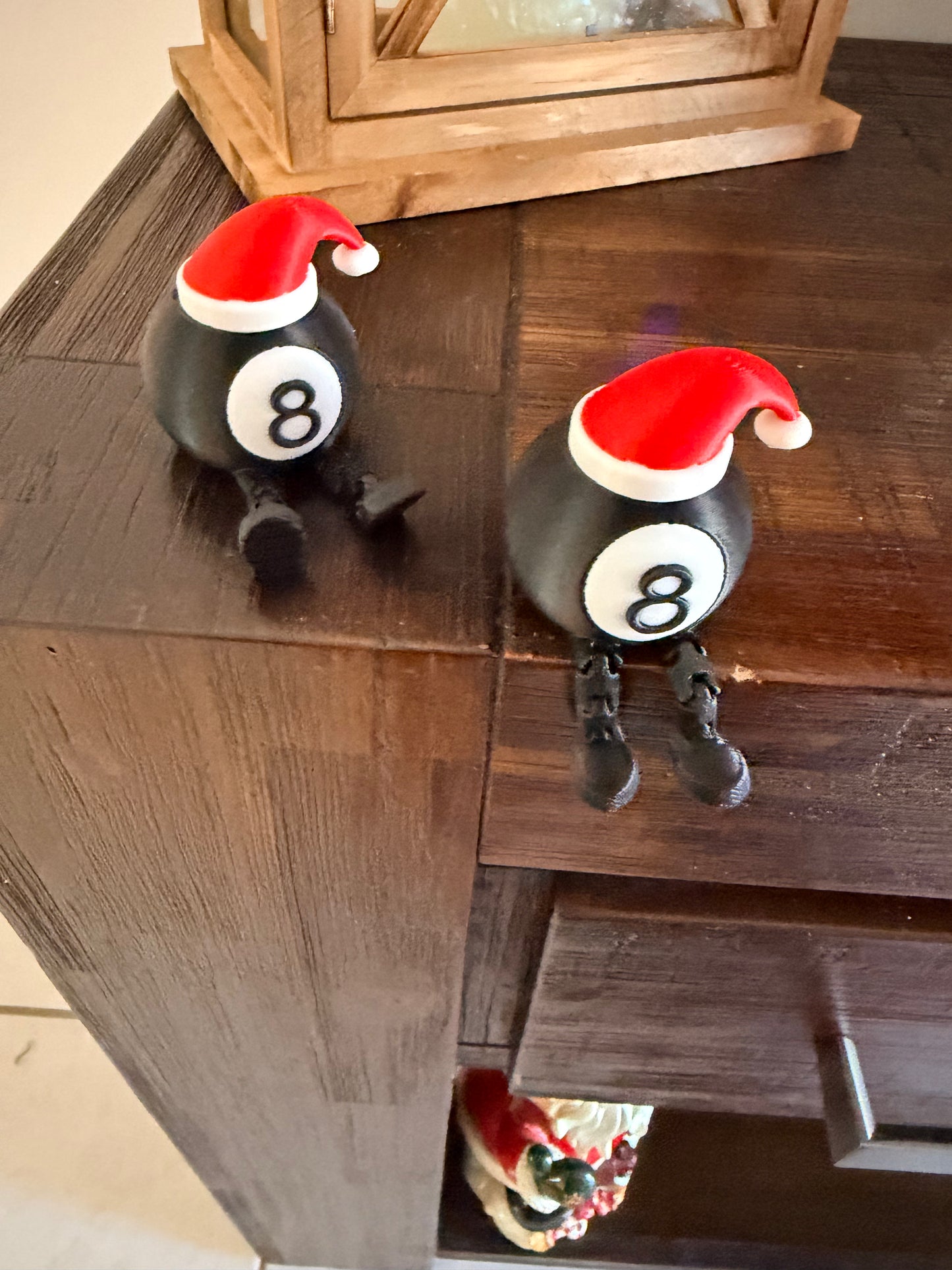 Christmas Fidget Toy - Festive 8-Ball Character with Santa Hat - Stress Relief Desk Companion