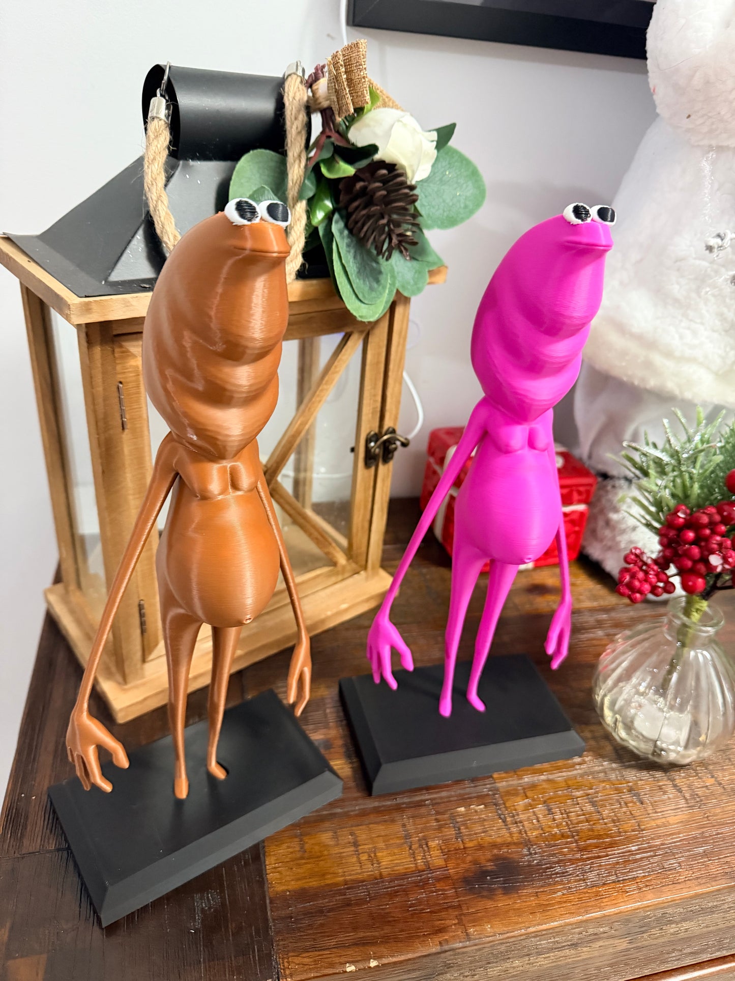 🐛 Marcus the Worm – Figurine - With Stand Super Size