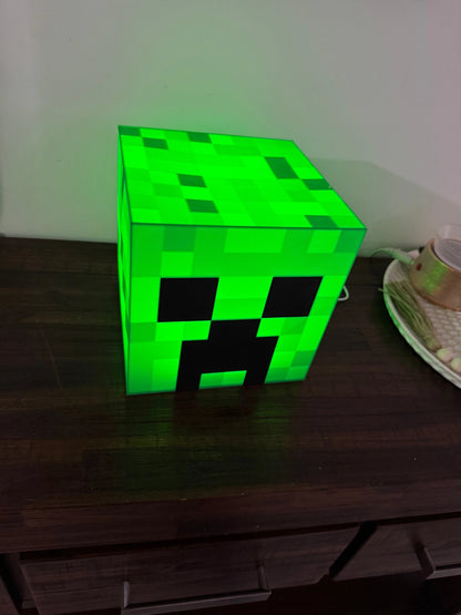 Minecraft: Creeper Cube - Light up Cube - LED Display/Nightlight