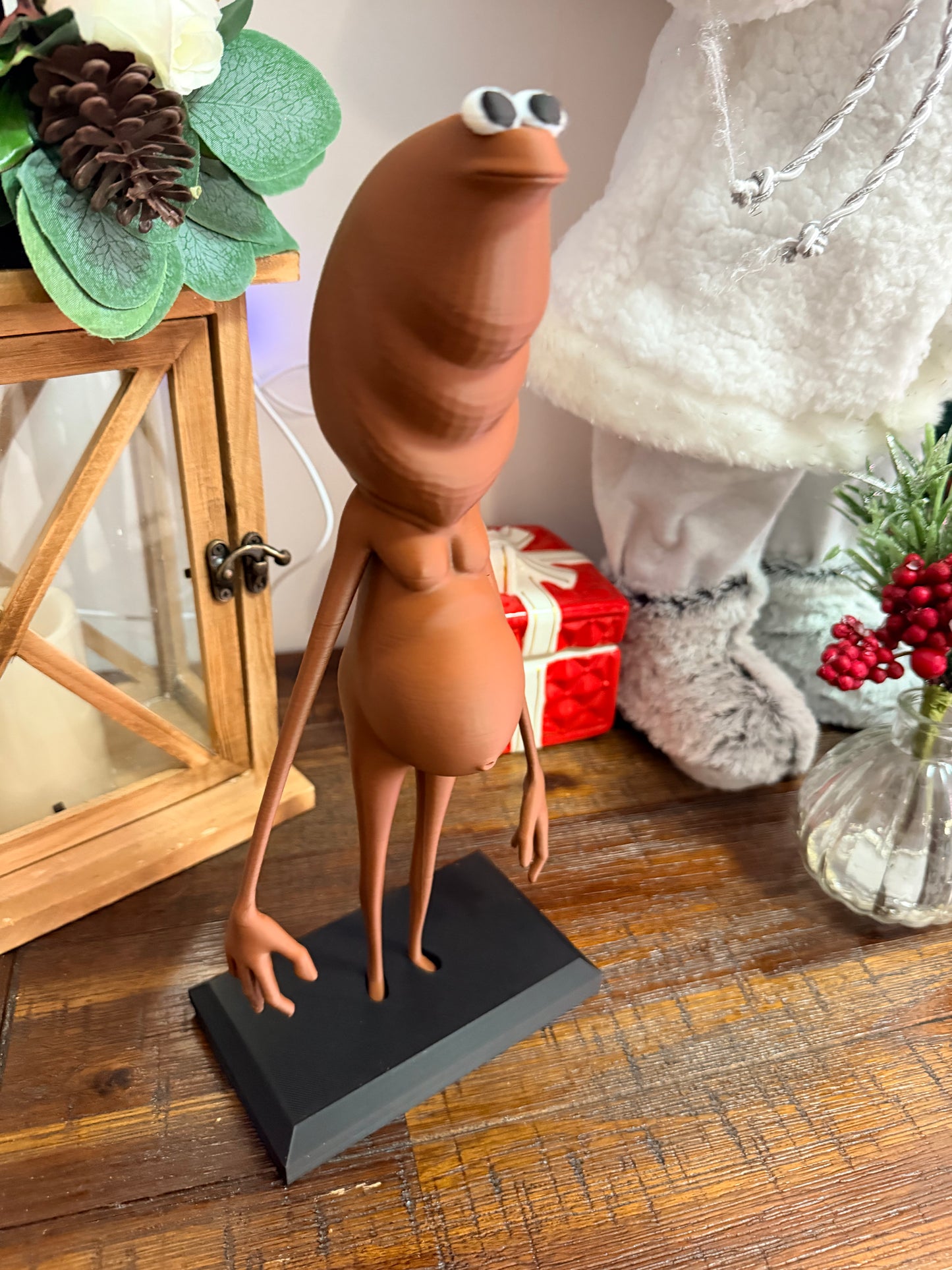 🐛 Marcus the Worm – Figurine - With Stand Super Size