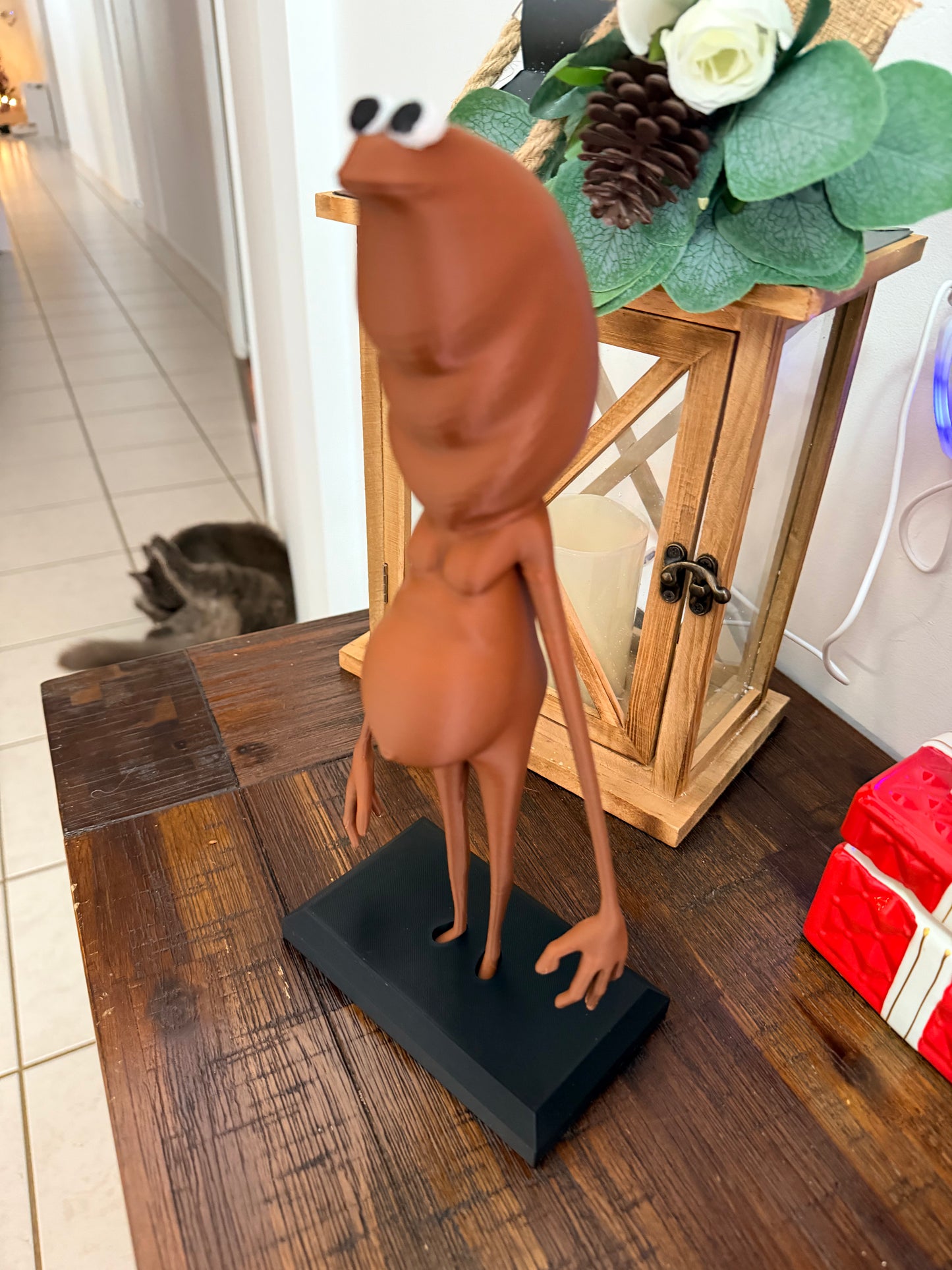 🐛 Marcus the Worm – Figurine - With Stand Super Size