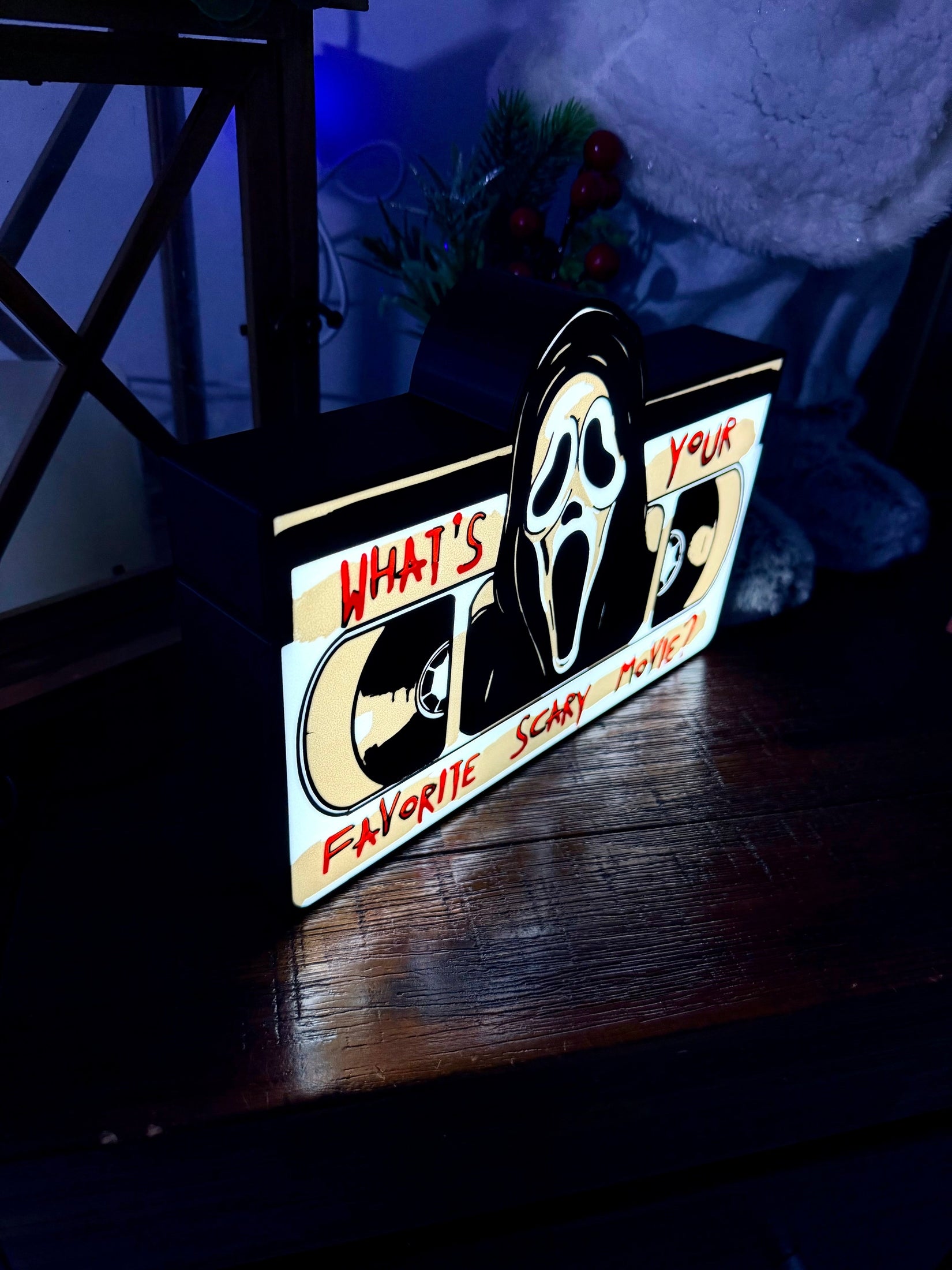 Scream: Horror Movie Icon Ghost Face LED Light - "What's Your Favourite Scary Movie?" - USB Powered