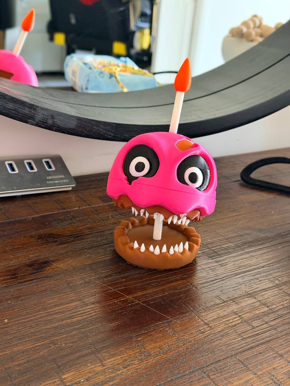 Five Nights at Freddy’s Nightmare Cupcake! FNAF